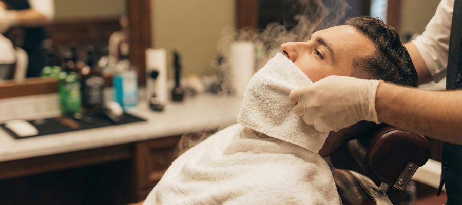 Adeus, Foliculite: Toalha Quente e a ‘Barboterapia’